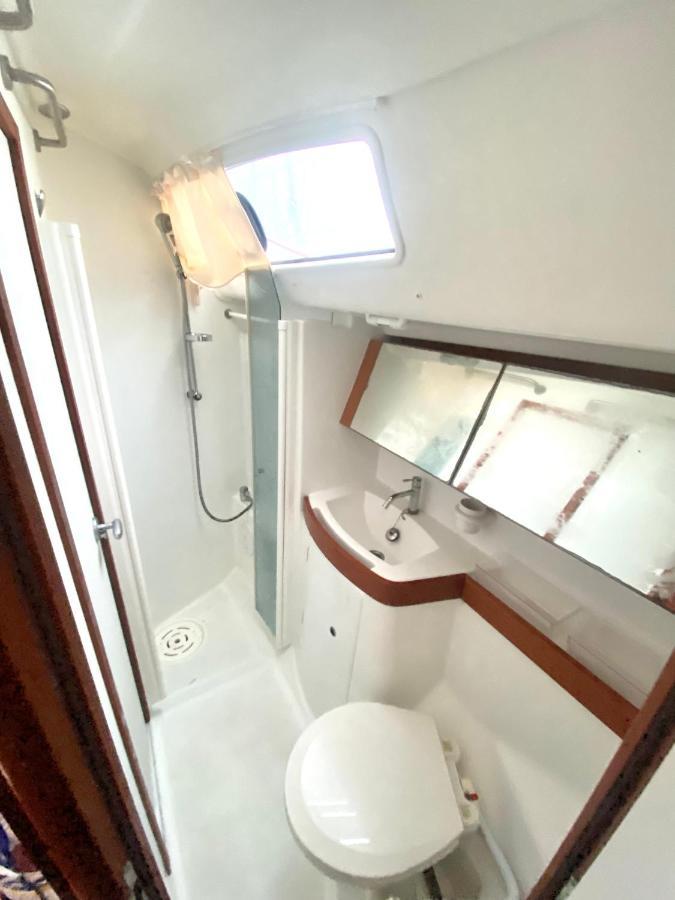Nuit Insolite Sur Un Voilier Linge Et Menage Inclus - Boat Paradise La Rochelle ลาโรแชล ภายนอก รูปภาพ